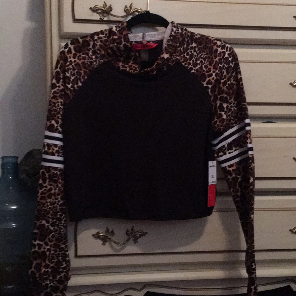 Shirt cropped